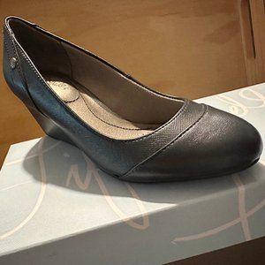 LifeStride Women's Dreams Navy Vinci Pump